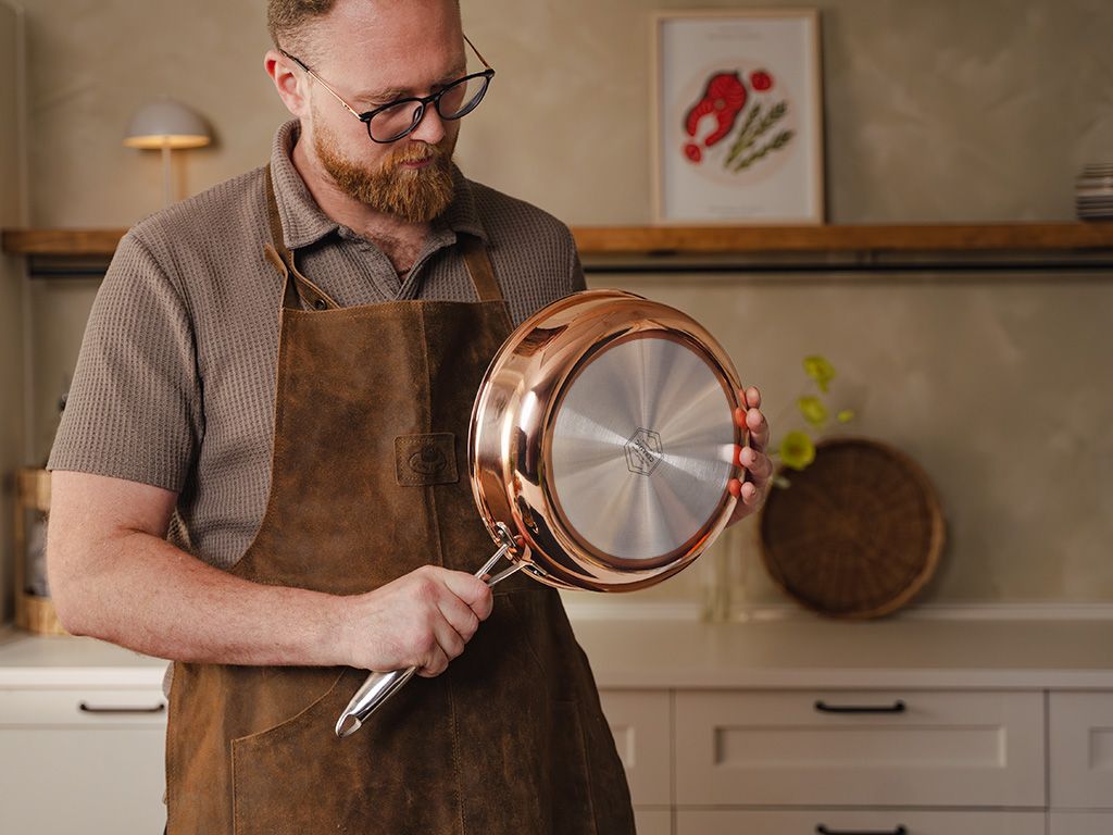 MĚDĚNÁ HYBRIDNÍ NEPŘILNAVÁ PÁNEV SAUTÉ 26 CM - 5