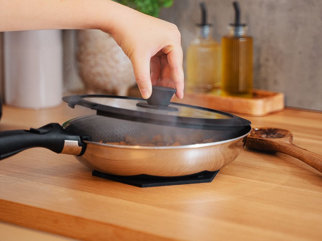 SMÍŠENÁ PÁNEV S ODNÍMATELNOU RUKOJETÍ – WOK SADA 2 KS - 4