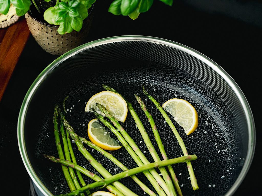 SADA HRNEC NA SAUTE S ODJÍMATNÝMI RUKOJETMI 26CM