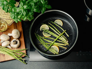 SADA HRNEC NA SAUTE S ODJÍMATNÝMI RUKOJETMI 26CM