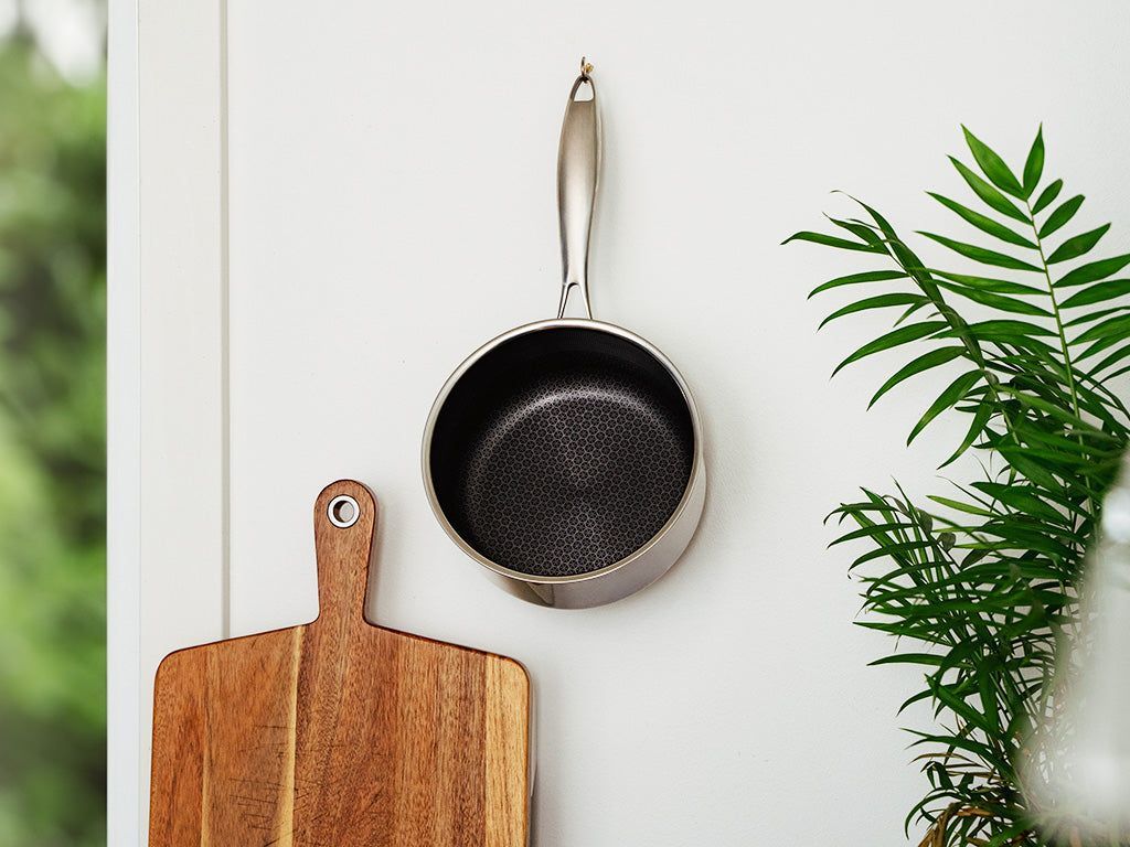 HRNEC NA OMÁČKU 18CM (2L)