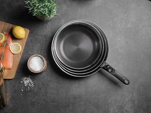 SADA PÁNEV S ODJÍMATNÝMI RUKOJETMI 30CM