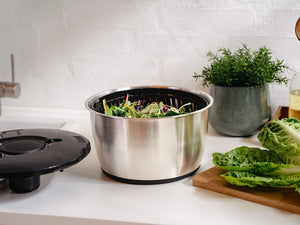 ODSTŘEDIVKA NA SALÁT Z NEREZOVÉ OCELI