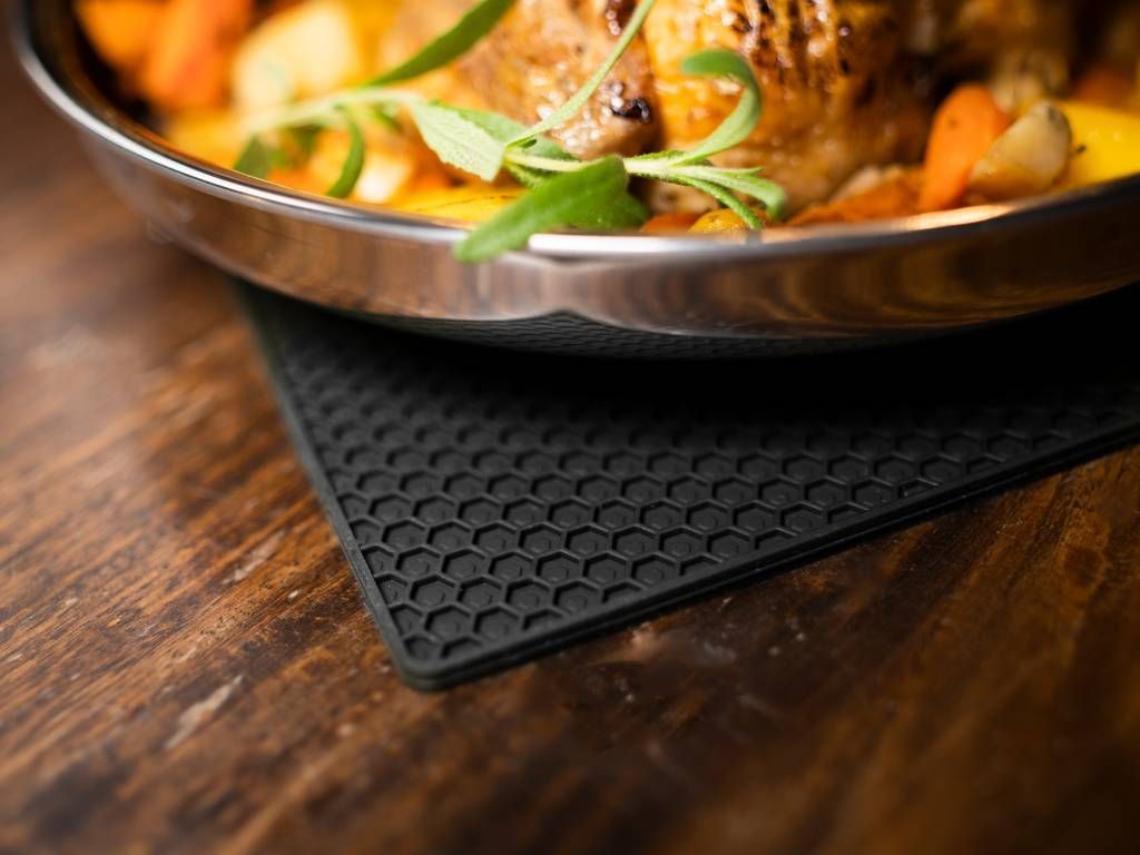 DRŽÁK NA HRNCE / PODLOŽKA – 2 KUSY