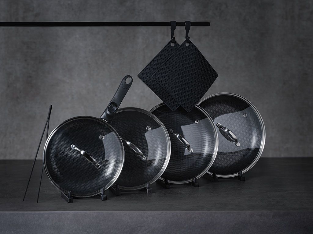 KOMPLETNÍ SADA PÁNVÍ BEZ RUKOJETI 4-DÍLNÁ