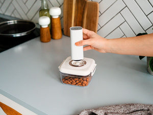 VAKUOVÝ KONTEJNER NA SKLADOVÁNÍ 700 ML, SOUBOR - 4 KUSY