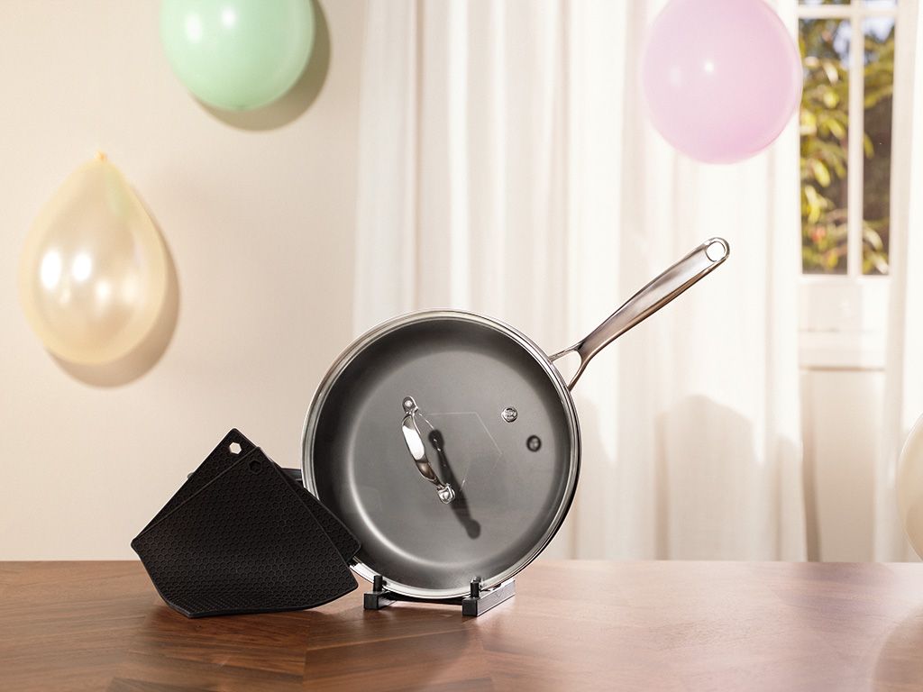 ZÁKLADNÍ ZERO SADA PÁNVE – 28 CM - 1
