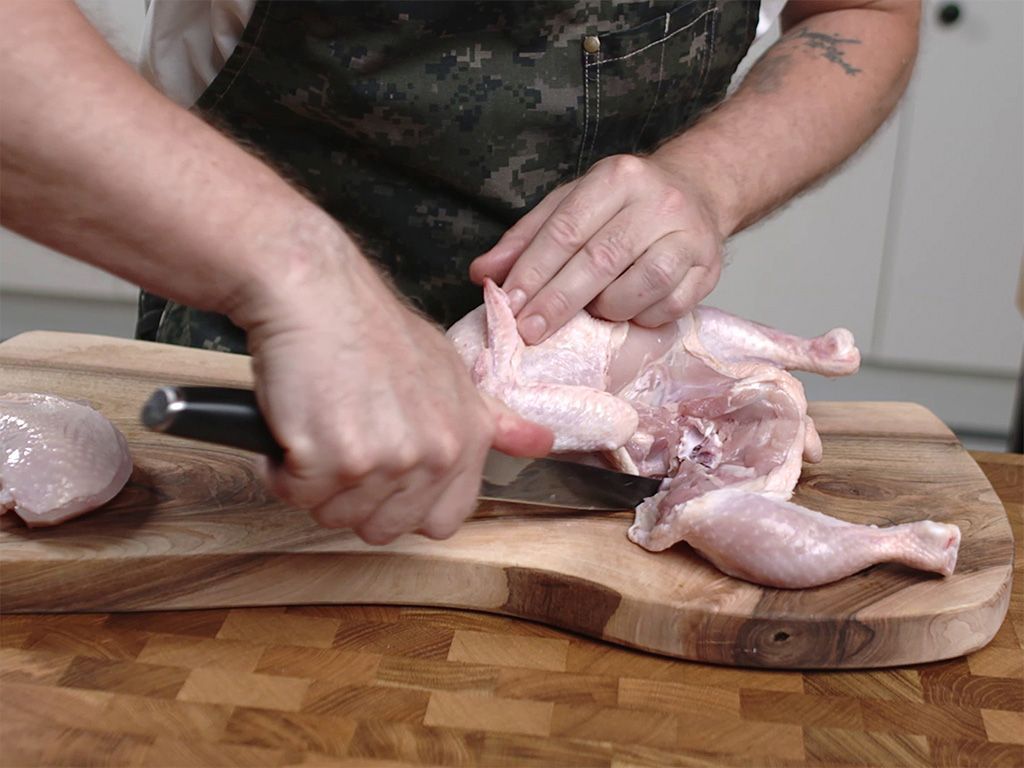 ODKOSTOVACÍ NŮŽ 15 CM