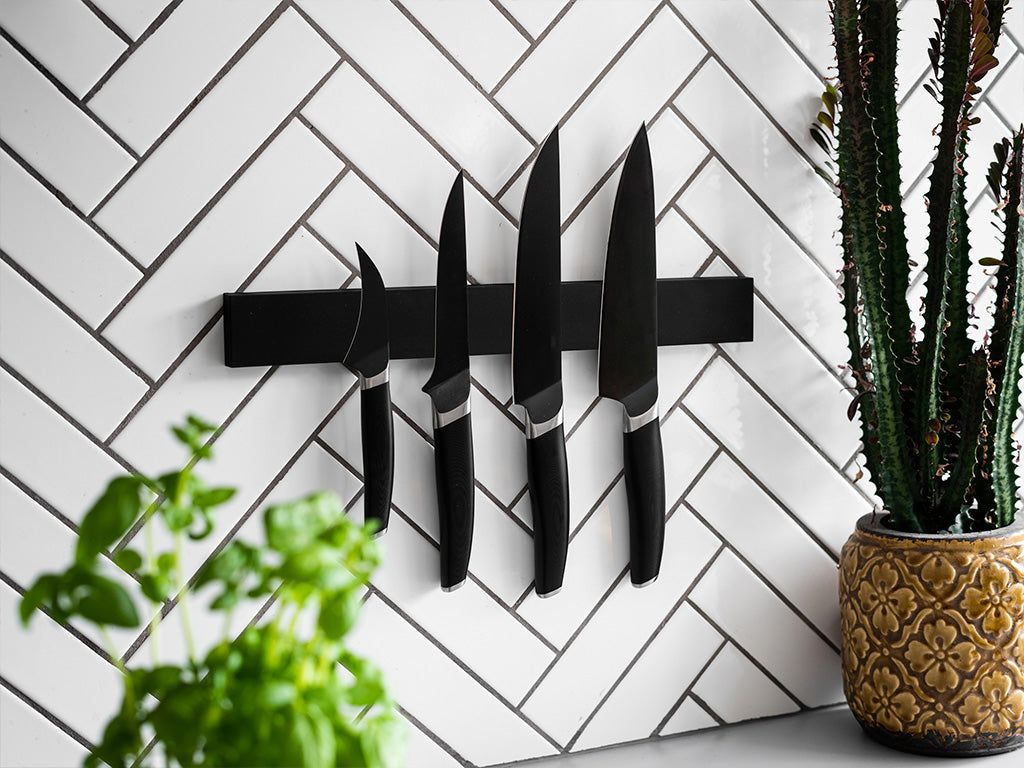 NOSIČ NA NŮŽE S MAGNETEM NA STĚNU - 40 CM