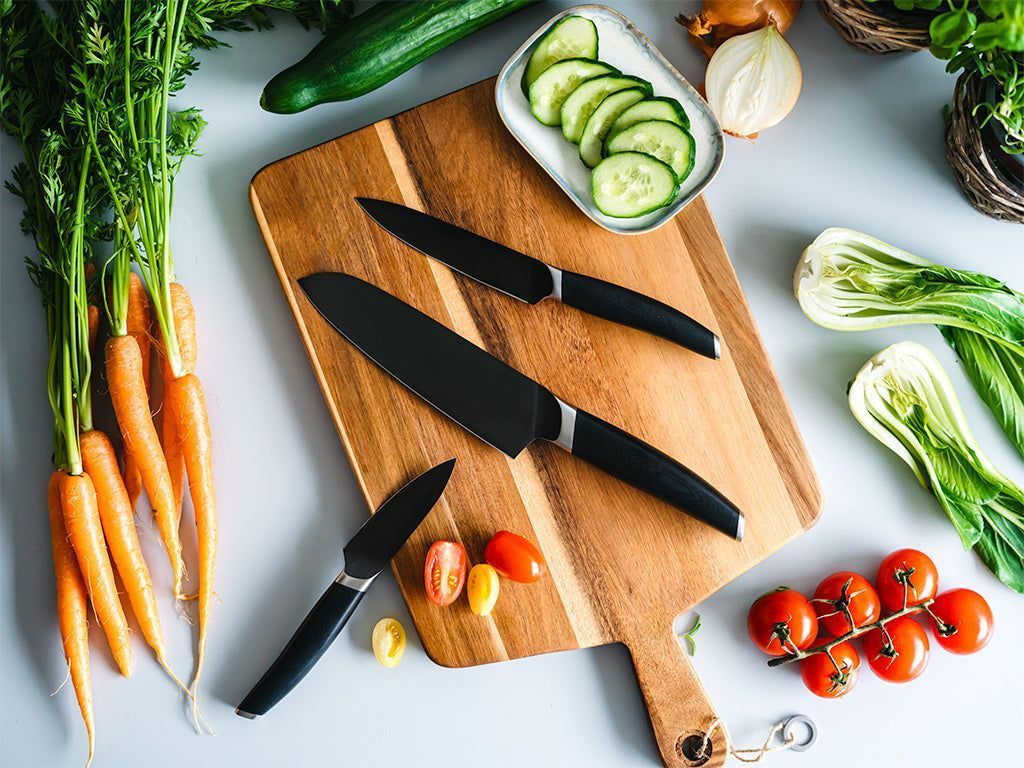 3-DÍLNÁ SADA NOŽŮ SANTOKU, UNIVERZÁLNÍ A LOUPOVACÍ - 3