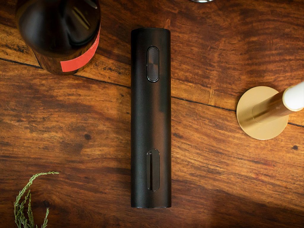 ELEKTRICKÝ OTVÍRAČ NA VÍNO - 4